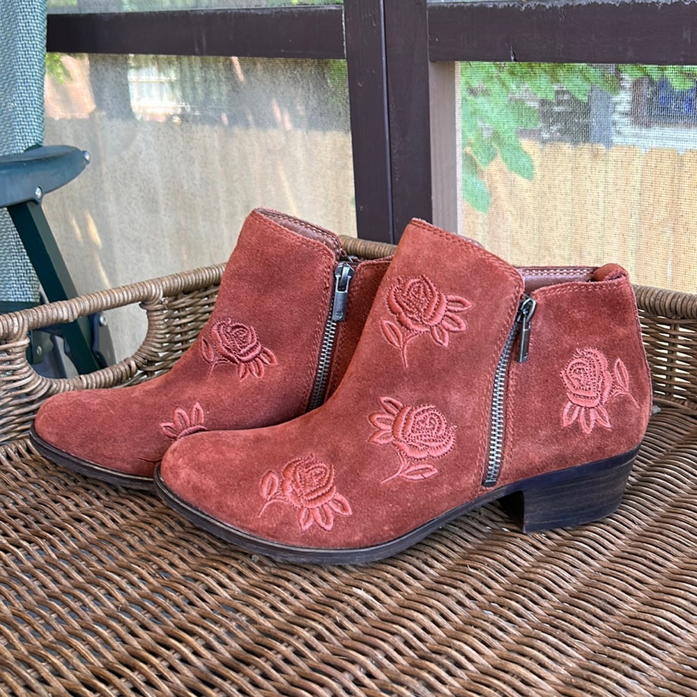 Lucky Brand suede booties rust and roses size 9